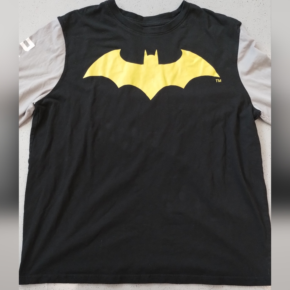 DC Comics The Dark Knight Batman  Long Sleeve Shirt  (Fading on Size Tag) - Picture 4 of 16